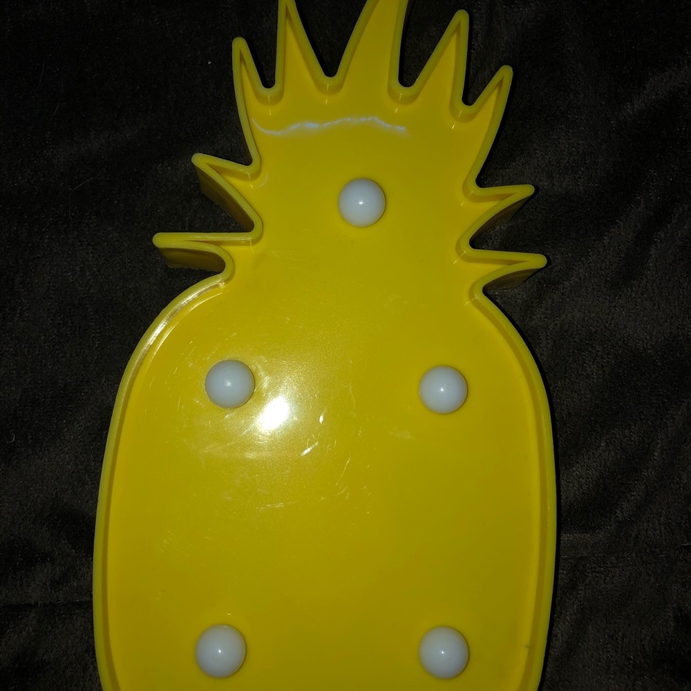 Pineapple Light